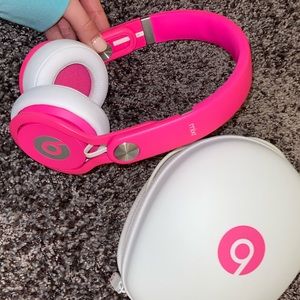 Hot pink beats Mixr headphones